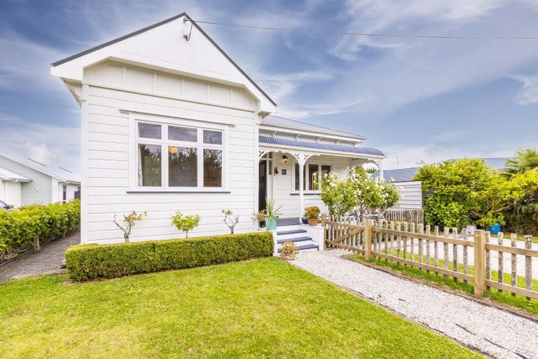 Photo of property in 59 Ferry Road, Clive, 4102