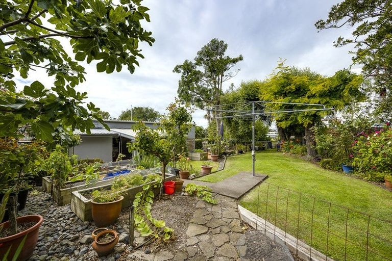 Photo of property in 8 Thompson Road, Bluff Hill, Napier, 4110