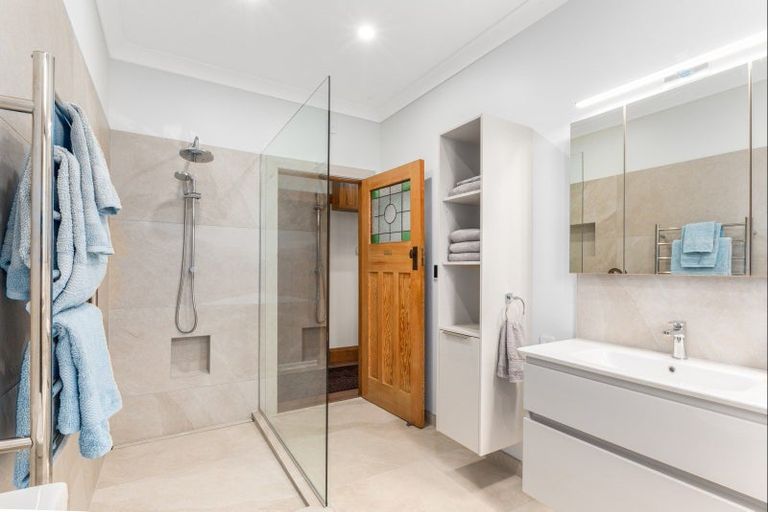 Photo of property in 77 Totara Crescent, Woburn, Lower Hutt, 5011