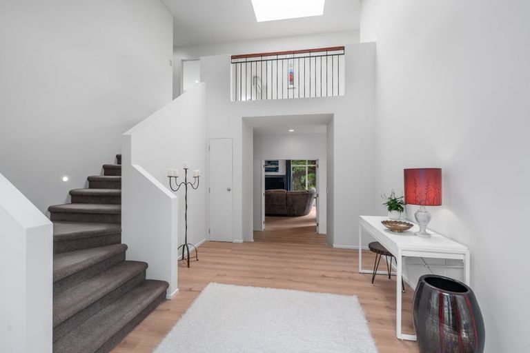 Photo of property in 38 Ravenstone Place, Chatswood, Auckland, 0626