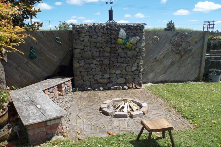 Photo of property in 32 Pioneer Highway, Awapuni, Palmerston North, 4412