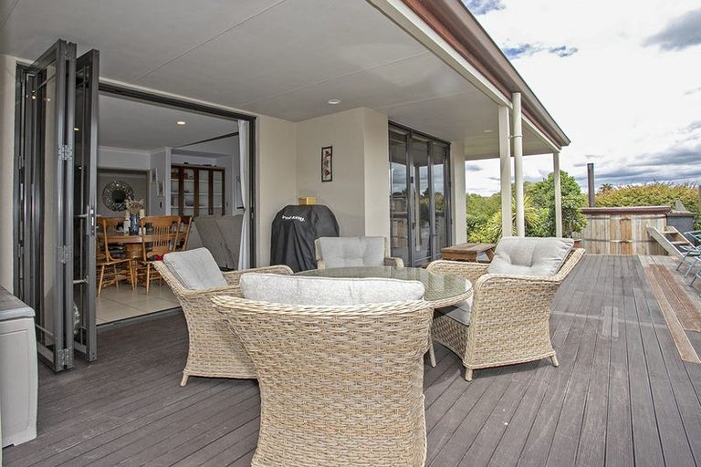 Photo of property in 35 Honeysuckle Lane, Ohauiti, Tauranga, 3112