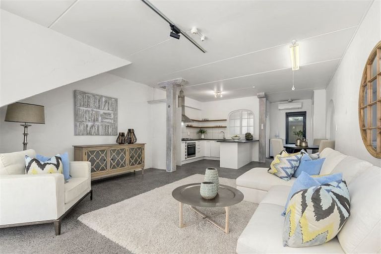 Photo of property in 1/25a Lake Road, Devonport, Auckland, 0624