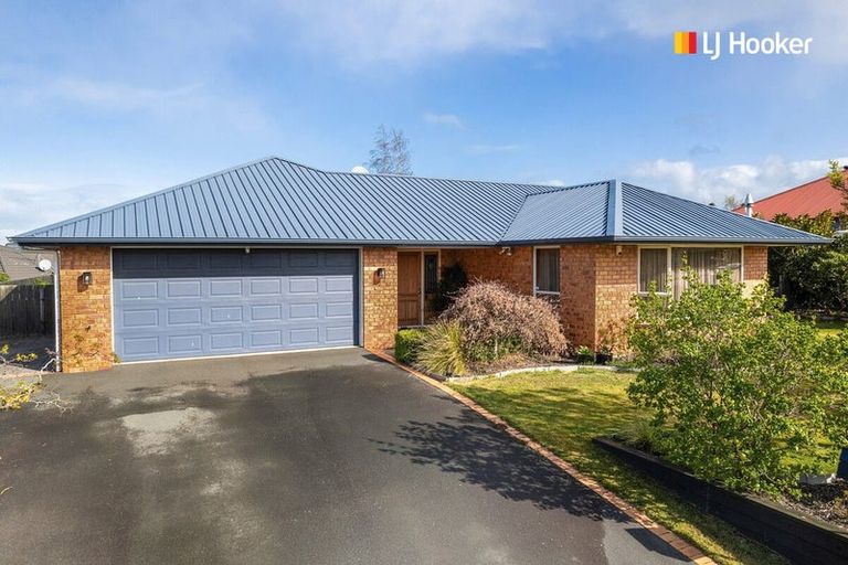 Photo of property in 2 Sunninghurst Drive, Fairfield, Dunedin, 9018