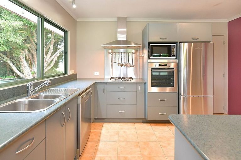 Photo of property in 5352 Kaipara Coast Highway, Wellsford, 0972