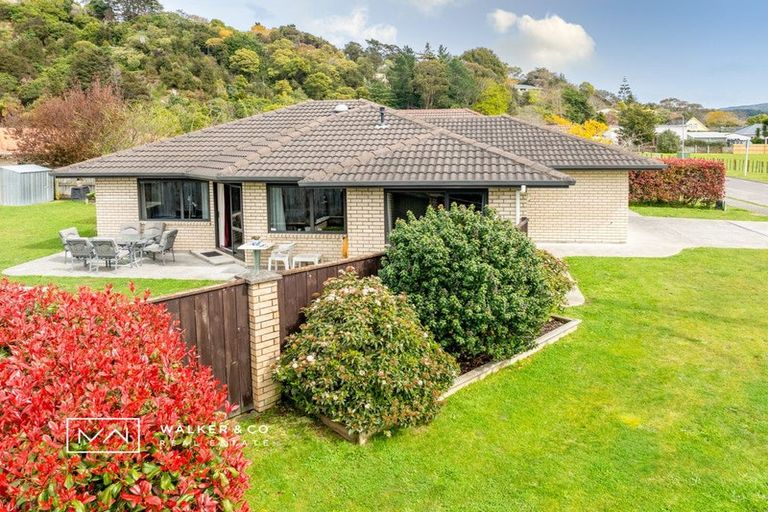 Photo of property in 2 Evergreen Crescent, Trentham, Upper Hutt, 5018