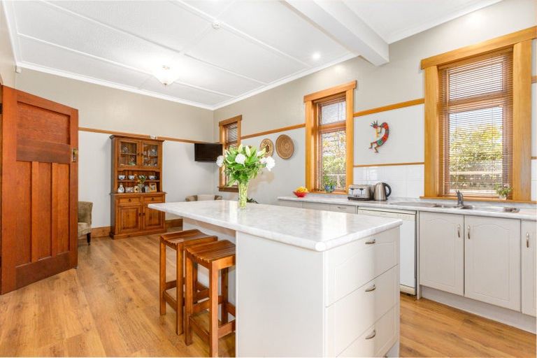 Photo of property in 77 Totara Crescent, Woburn, Lower Hutt, 5011