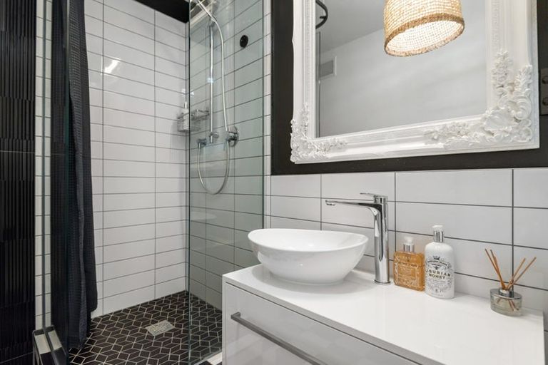 Photo of property in 4/270 Onewa Road, Birkenhead, Auckland, 0626