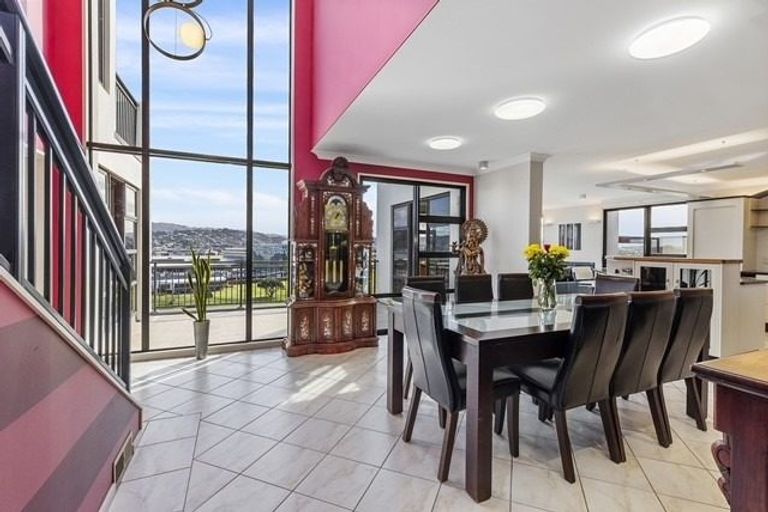 Photo of property in 8 Bunker Way, Strathmore Park, Wellington, 6022