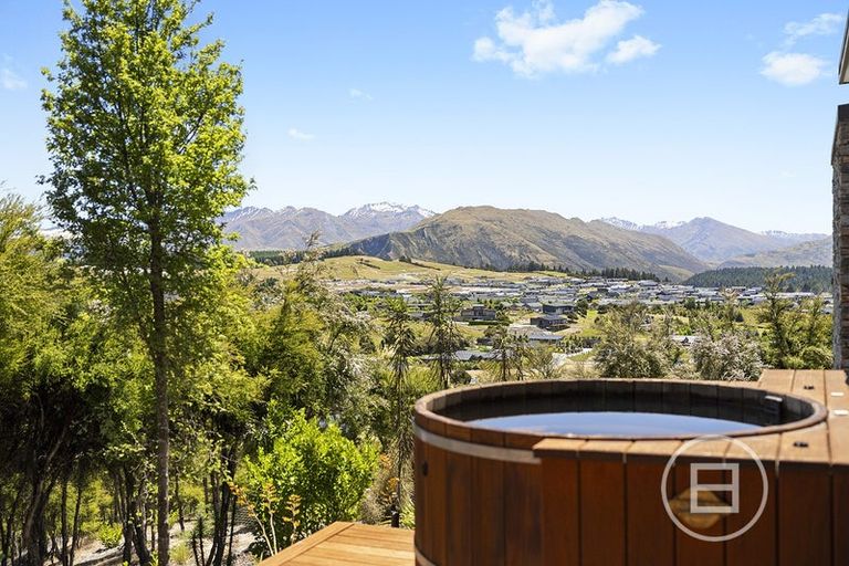 Photo of property in 12 Highfield Ridge, Wanaka, 9305