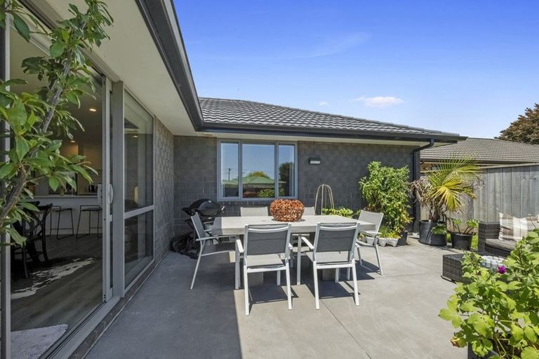 Photo of property in 18 Piharau Crescent, Hurdon, New Plymouth, 4310