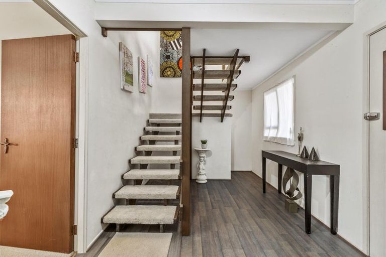 Photo of property in 51 Aberdeen Road, Castor Bay, Auckland, 0620