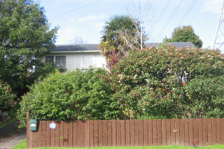 Photo of property in 25 Arlette Place, Massey, Auckland, 0614
