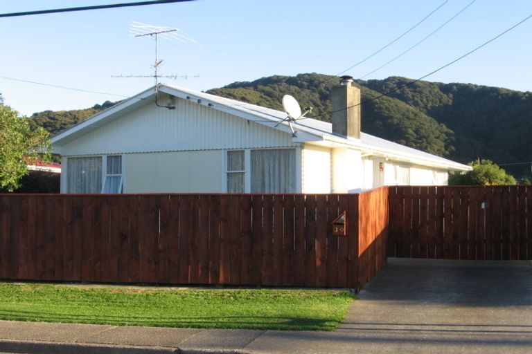 Photo of property in 39 Konini Street, Wainuiomata, Lower Hutt, 5014
