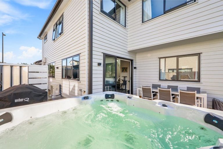 Photo of property in 45 Baumea Rise, Massey, Auckland, 0614