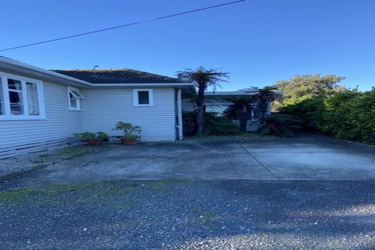 Photo of property in 122 Mahia Road, Wattle Downs, Auckland, 2103