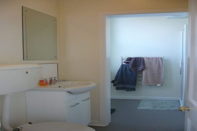 Photo of property in 2/25 Clifton Terrace, Kelburn, Wellington, 6012