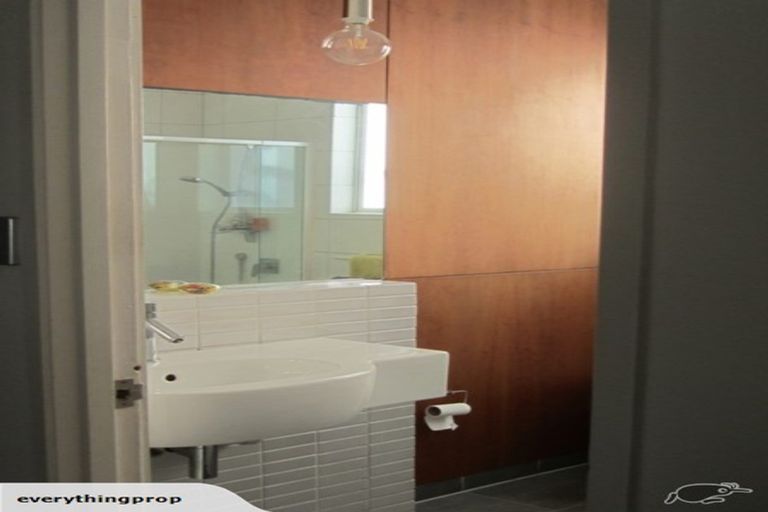 Photo of property in 83 Dignan Street, Point Chevalier, Auckland, 1022