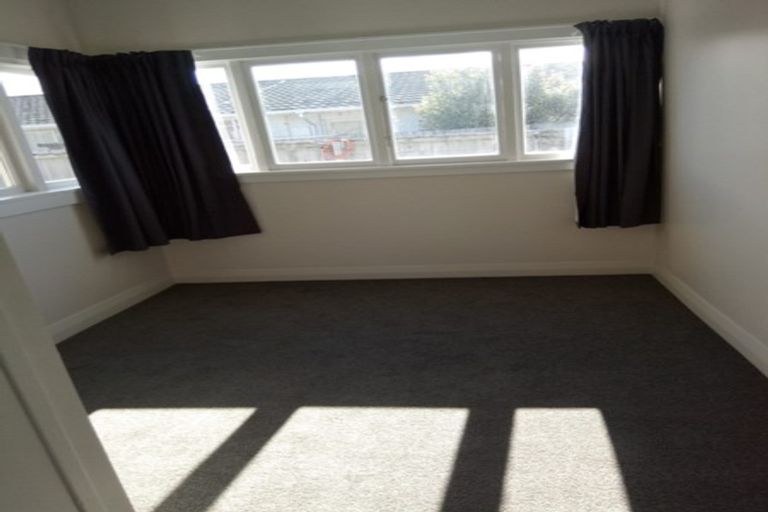 Photo of property in 15 Owles Terrace, New Brighton, Christchurch, 8061