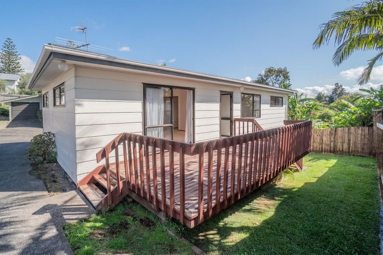 Photo of property in 1/4 Pine Street, New Lynn, Auckland, 0600