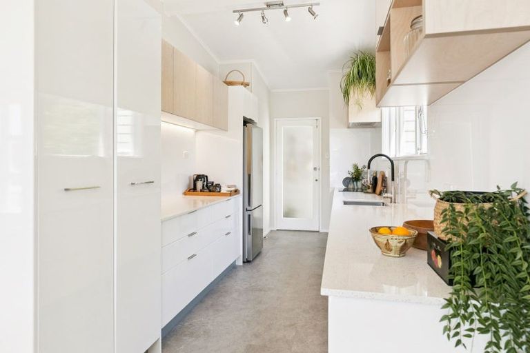 Photo of property in 57 Collier Avenue, Karori, Wellington, 6012