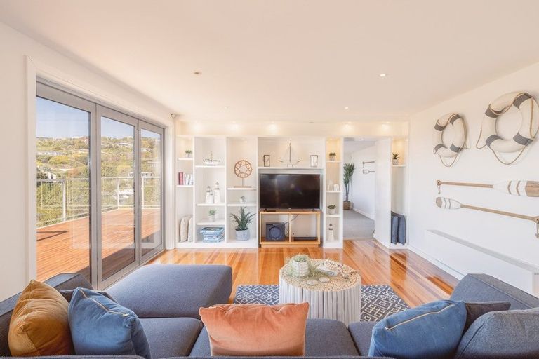 Photo of property in 93 Mount Pleasant Road, Mount Pleasant, Christchurch, 8081