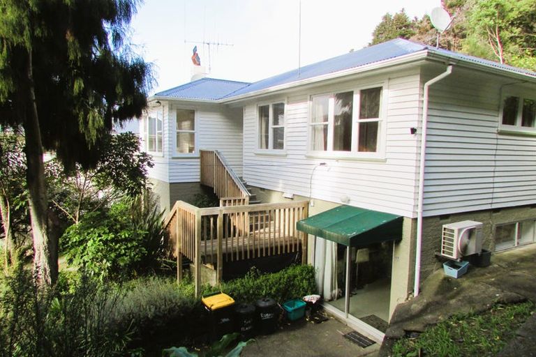 Photo of property in 22 Chester Road, Tawa, Wellington, 5028