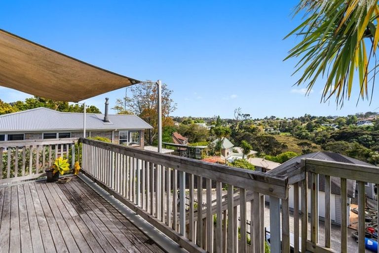 Photo of property in 49a Onewa Road, Northcote, Auckland, 0627