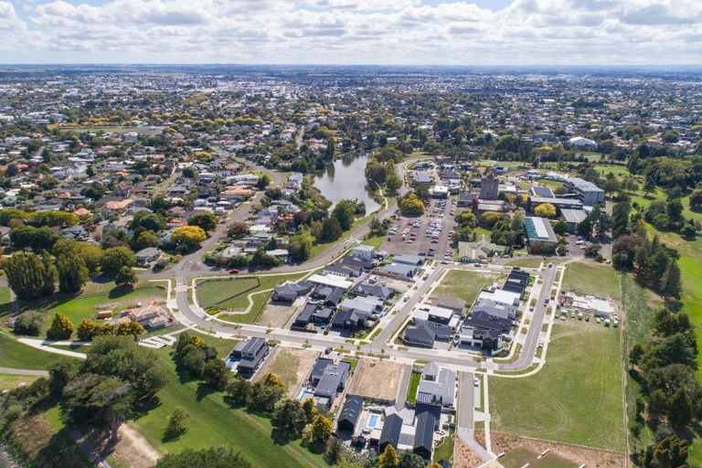 Photo of property in 42 Kanuka Drive, Hokowhitu, Palmerston North, 4410