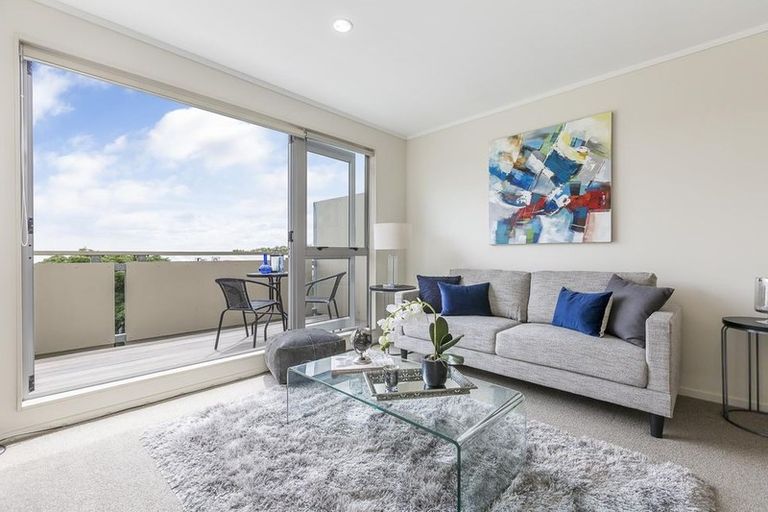 Photo of property in 325/26 Morningside Drive, Morningside, Auckland, 1025