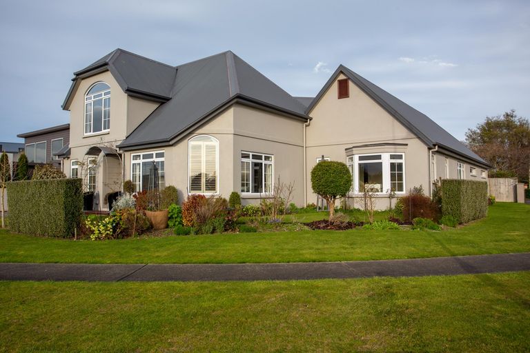 Photo of property in 2 Rexwood Estate, Carterton, 5713