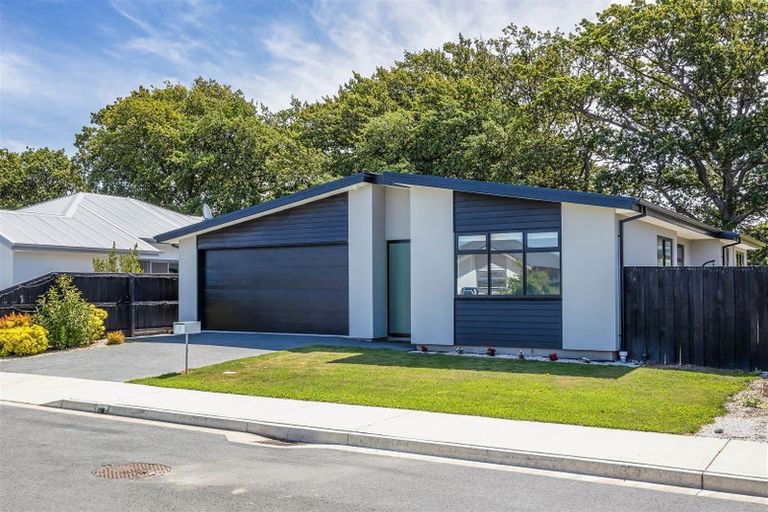 Photo of property in 7 Crossley Avenue, Woodend, 7610