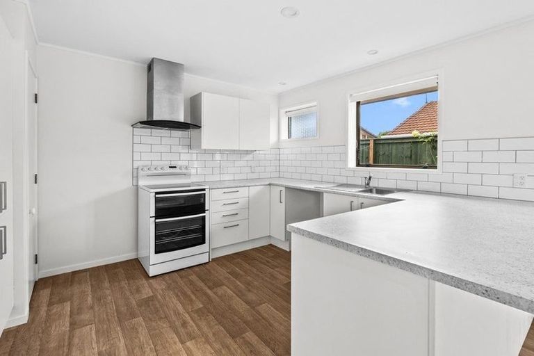 Photo of property in 1/6 Annette Avenue, Te Atatu South, Auckland, 0610