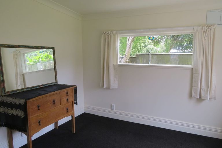 Photo of property in 71 Sutherland Road, Melrose, Wellington, 6023