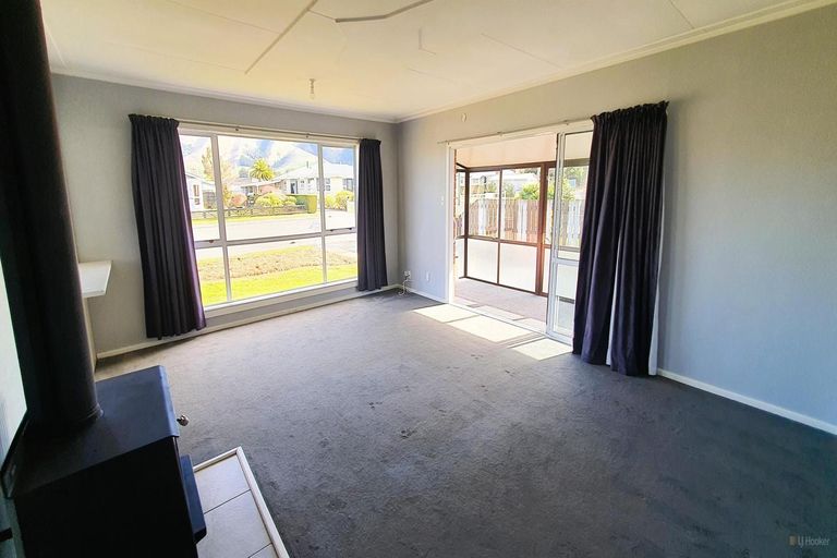 Photo of property in 6 Grace Street, Waimate, 7924