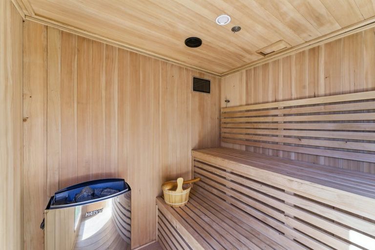 Photo of property in 2/11 Seaview Road, Castor Bay, Auckland, 0620