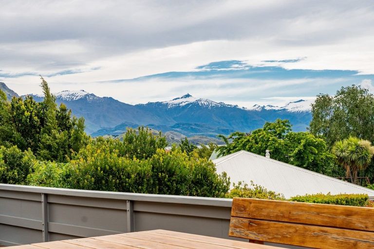 Photo of property in 17 Rimu Lane, Wanaka, 9305