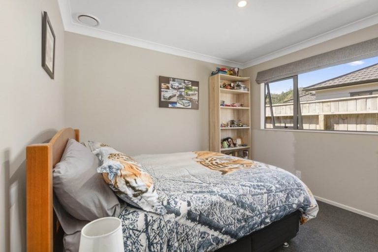 Photo of property in 10 Poppy Watts Grove, Stokes Valley, Lower Hutt, 5019