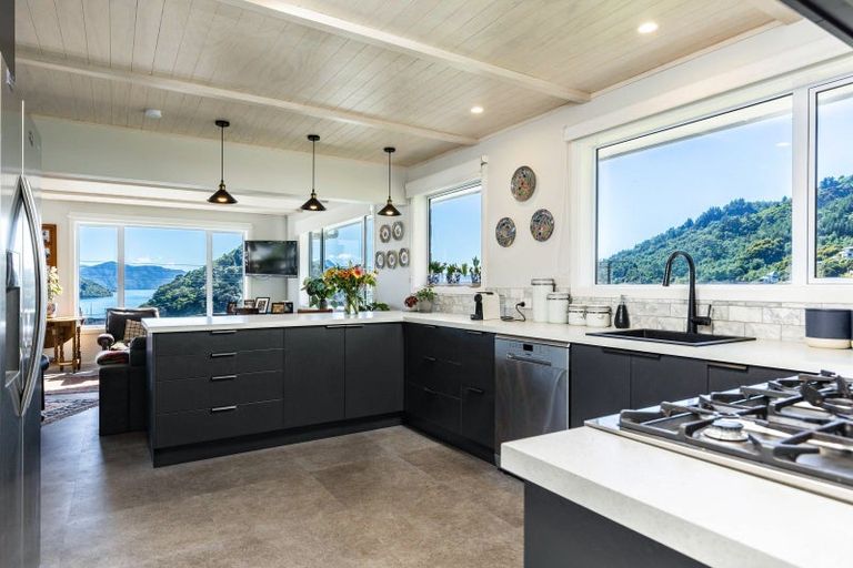 Photo of property in 3 Russell Street, Picton, 7220