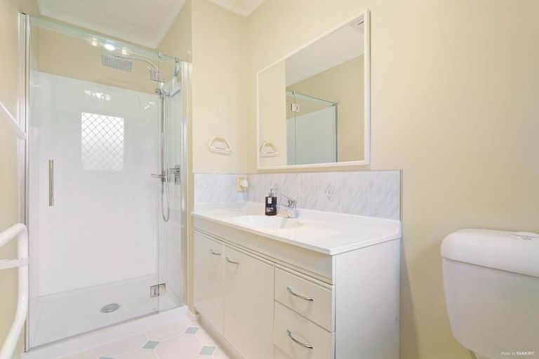 Photo of property in 96 Nikau Street, New Lynn, Auckland, 0600