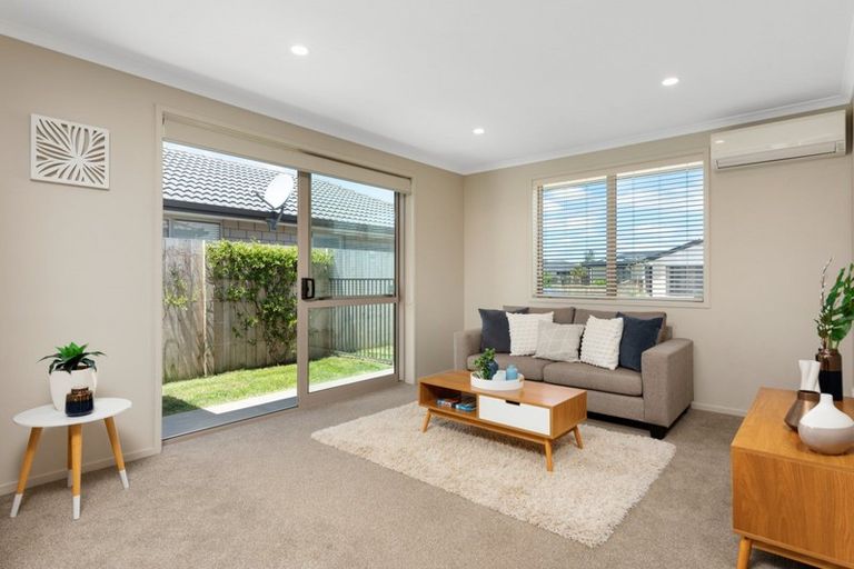 Photo of property in 12 Oka Street, Papamoa Beach, Papamoa, 3118