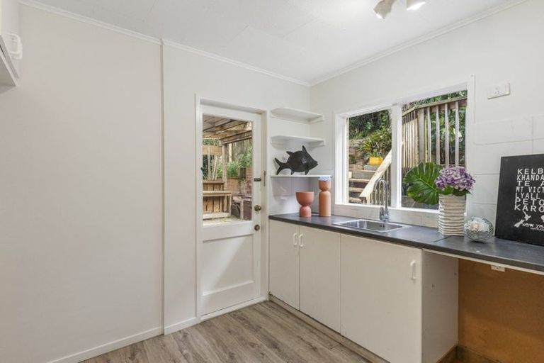 Photo of property in 35 Gretel Place, Hillcrest, Auckland, 0627