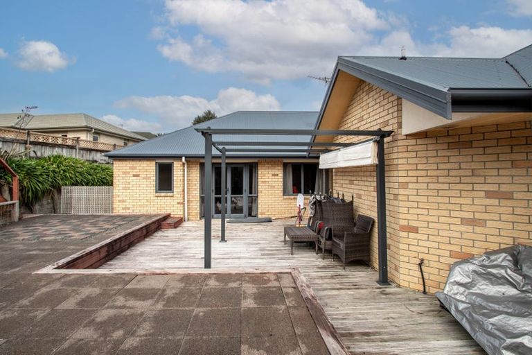 Photo of property in 24 Roderick Place, Rototuna, Hamilton, 3210