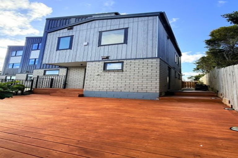 Photo of property in 1/241 Don Buck Road, Massey, Auckland, 0614