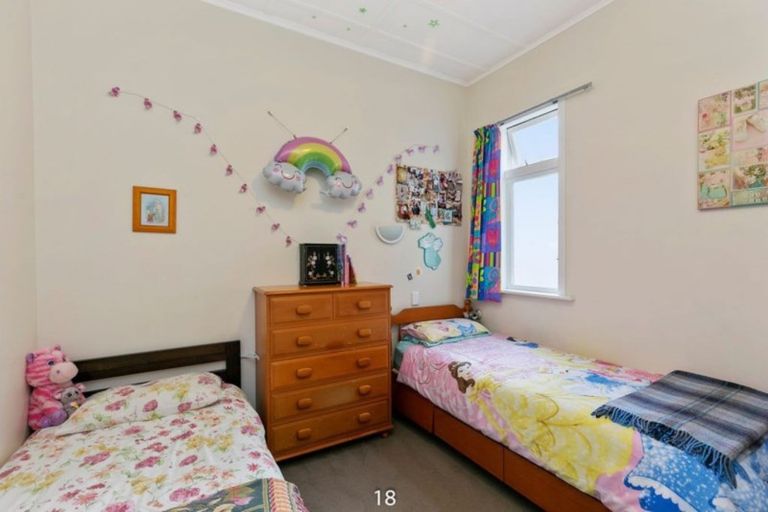 Photo of property in 18 Somerset Avenue, Newtown, Wellington, 6021