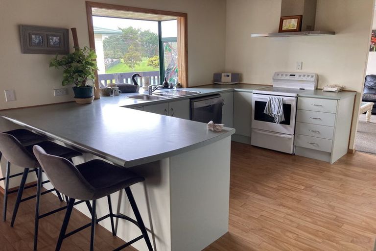 Photo of property in 166 Torkar Road, Clarks Beach, 2122