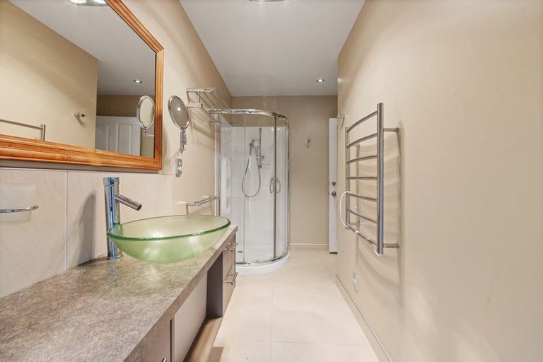 Photo of property in 8 Emerald Lane, Cashmere, Christchurch, 8022