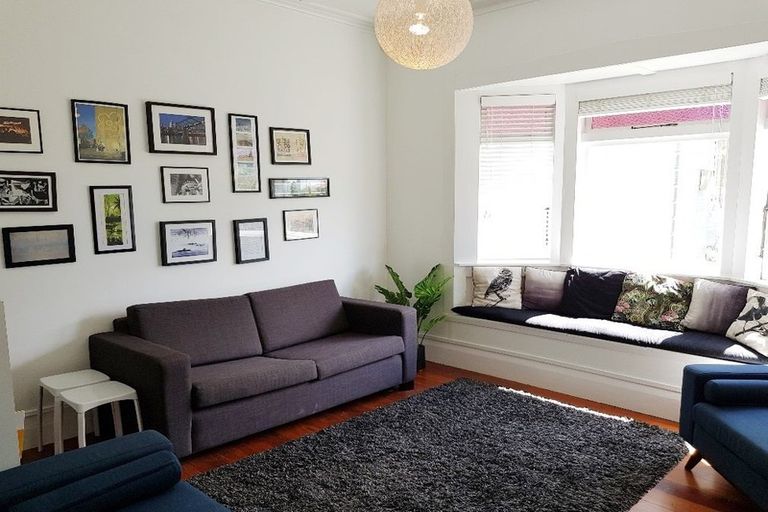 Photo of property in 10/27 Nikau Street, New Lynn, Auckland, 0600