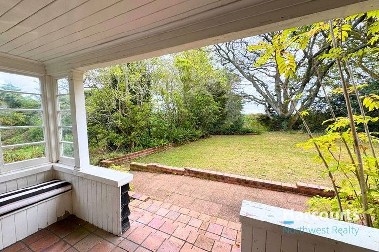 Photo of property in 86 Tawa Road, Kumeu, 0891