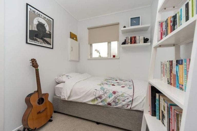 Photo of property in 3/89 Lake Road, Northcote, Auckland, 0627